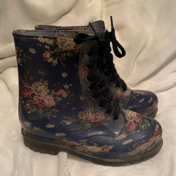 EUC Forever 21 Floral Lace Up Combat Boot Size 8 - Picture 1 of 6